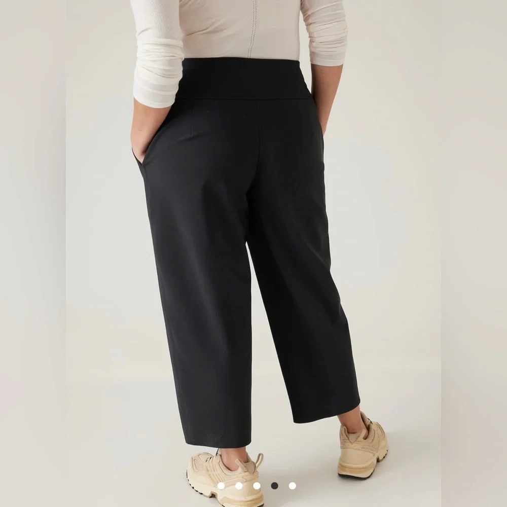 Athleta Stellar Wide Crop // Black #533534
